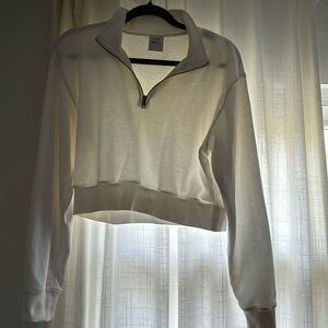 Aritzia TNA AiryAF Cropped Fleece